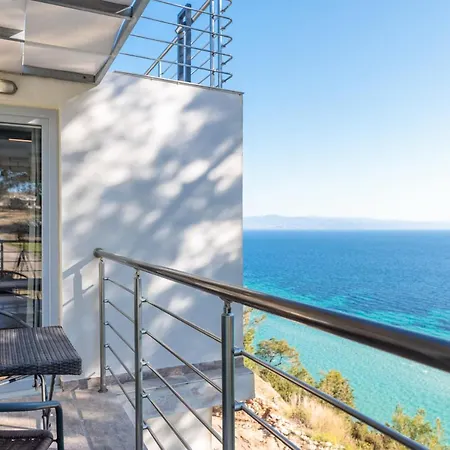 Villa Infinity - *