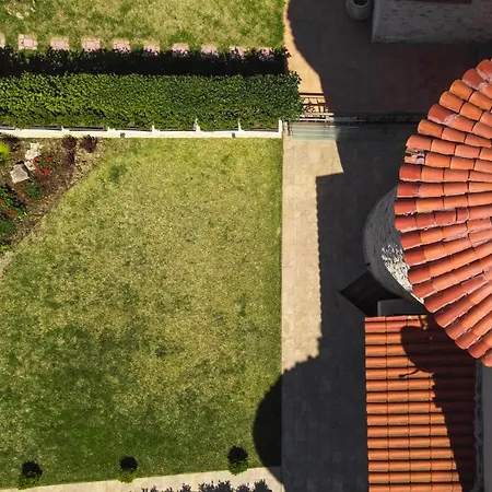 Villa Infinity - *