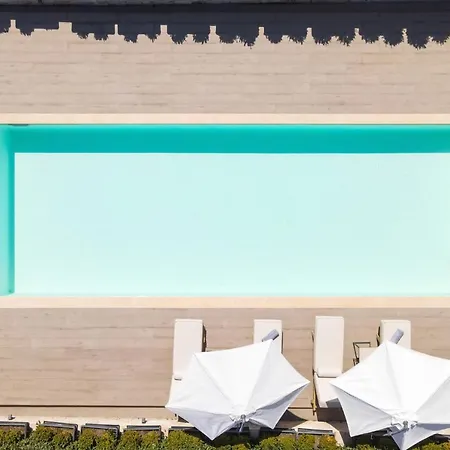 Villa Infinity - *